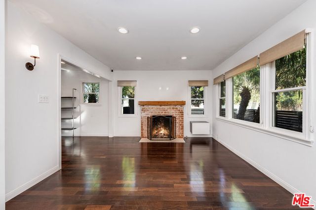 7722 Clinton Street, Los Angeles, CA 90036