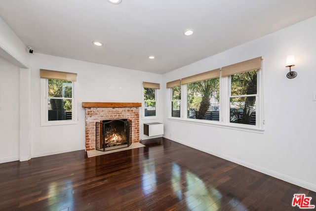 7722 Clinton Street, Los Angeles, CA 90036