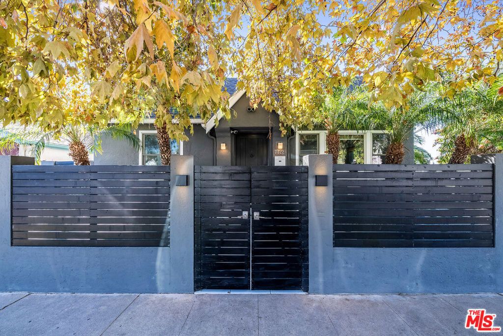7722 Clinton Street, Los Angeles, CA 90036