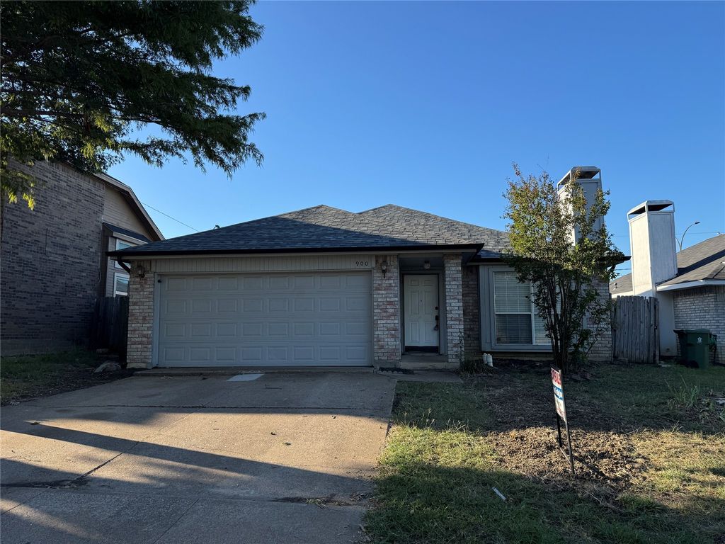 900 Cornfield Drive, Arlington, TX 76017