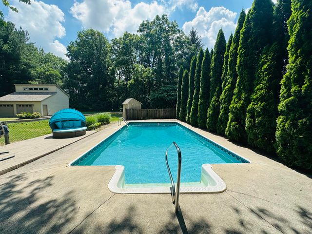 1587 N Rustic Drive, La Porte, IN 46350