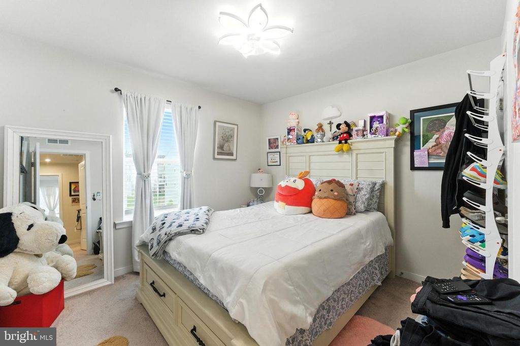 Image 28 of property listing at 406 HONEYBERRY LN, Fredericksburg, VA 22405