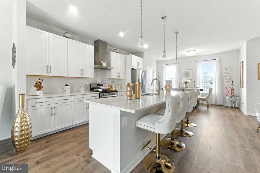 Image 4 of property listing at 406 HONEYBERRY LN, Fredericksburg, VA 22405
