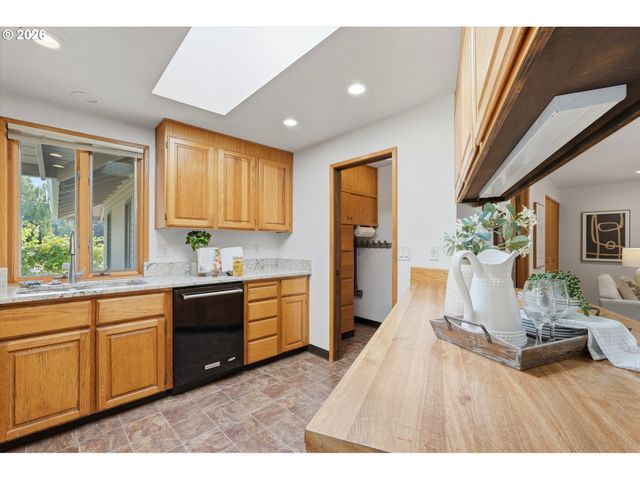 20855 Sw 90TH Ave, Tualatin, OR 97062