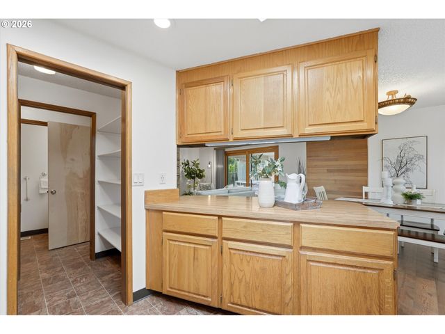 20855 Sw 90TH Ave, Tualatin, OR 97062