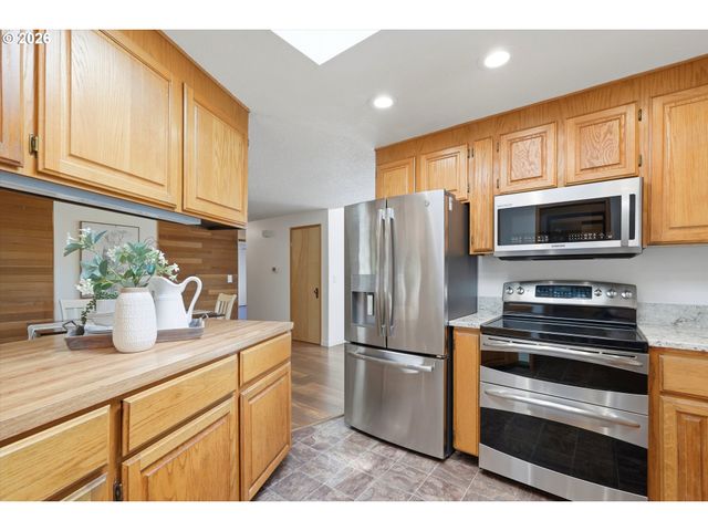 20855 Sw 90TH Ave, Tualatin, OR 97062