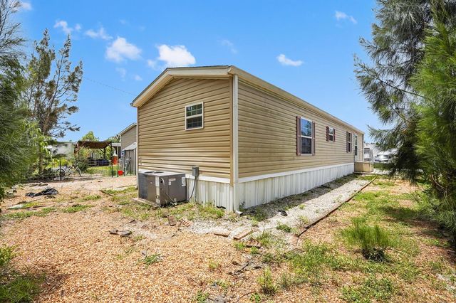 8333 SE Sandy Lane, Hobe Sound, FL 33455