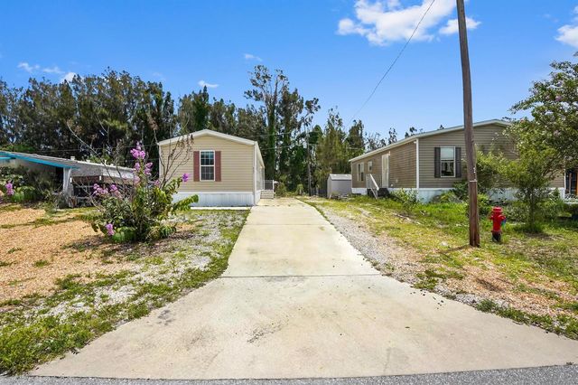 8333 SE Sandy Lane, Hobe Sound, FL 33455
