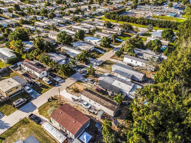 8333 SE Sandy Lane, Hobe Sound, FL 33455