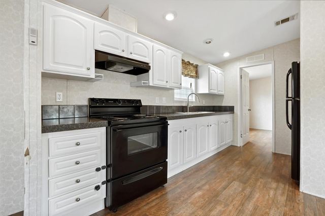 8333 SE Sandy Lane, Hobe Sound, FL 33455