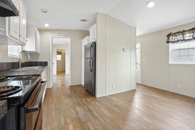 8333 SE Sandy Lane, Hobe Sound, FL 33455