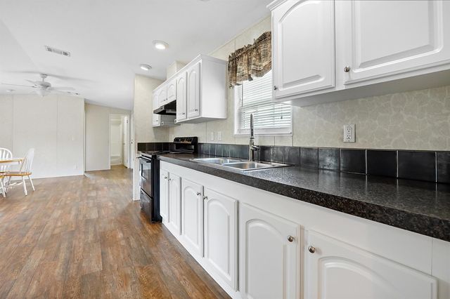 8333 SE Sandy Lane, Hobe Sound, FL 33455