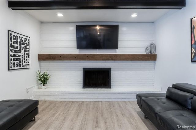 25342 Wykeshire Road, Farmington, MI 48336