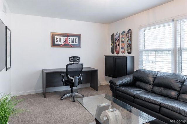 25342 Wykeshire Road, Farmington, MI 48336