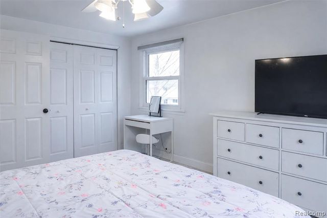 25342 Wykeshire Road, Farmington, MI 48336