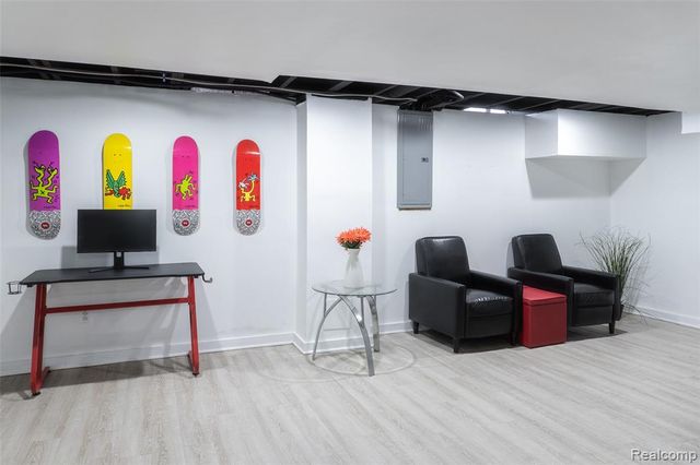 25342 Wykeshire Road, Farmington, MI 48336