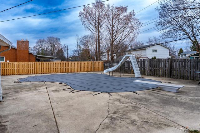 25342 Wykeshire Road, Farmington, MI 48336