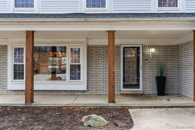 25342 Wykeshire Road, Farmington, MI 48336