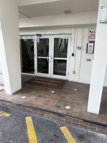 2555 NE 11th St 502, Fort Lauderdale, FL 33304