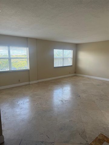 2555 NE 11th St 502, Fort Lauderdale, FL 33304