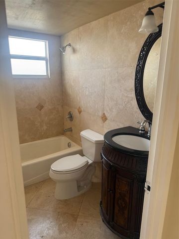 2555 NE 11th St 502, Fort Lauderdale, FL 33304