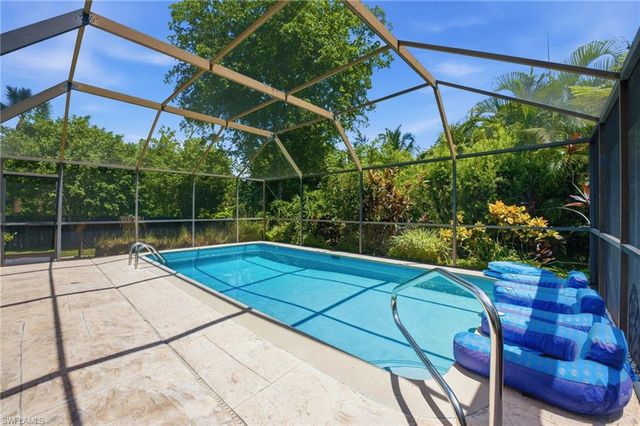 221 Channing CT, Naples, FL 34110