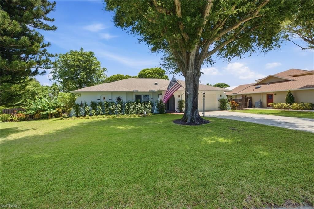 221 Channing CT, Naples, FL 34110