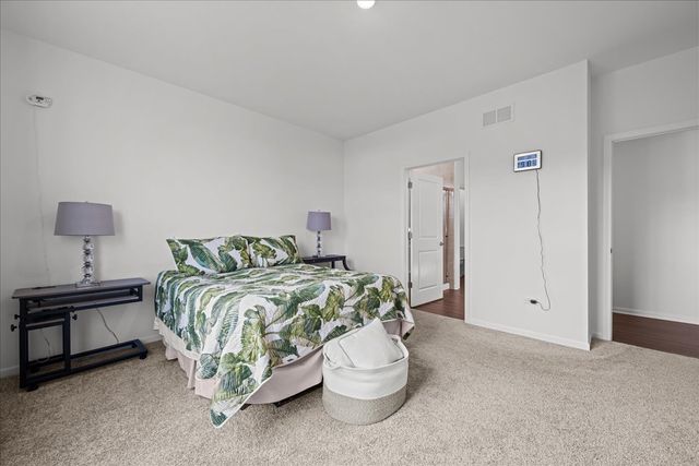 422 Cottrell Lane, Aurora, IL 60506