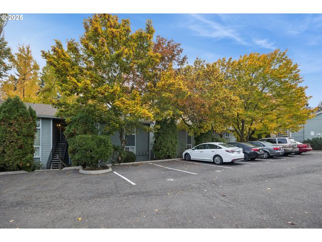 12145 Sw GINGHAM Ln, Beaverton, OR 97008