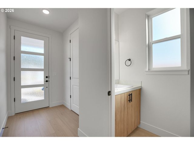 16113 Barlow Trail Ln, Oregon City, OR 97045