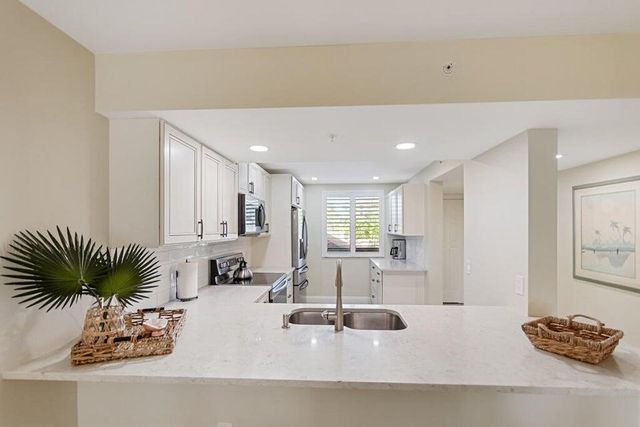 2101 Marina Isle Way 203, Jupiter, FL 33477