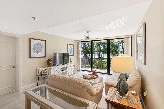 2101 Marina Isle Way 203, Jupiter, FL 33477