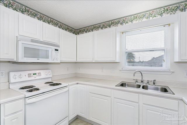 5594 Fawn Ridge Dr, Gulf Breeze, FL 32563