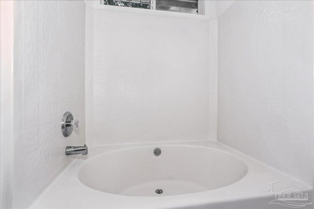 5594 Fawn Ridge Dr, Gulf Breeze, FL 32563