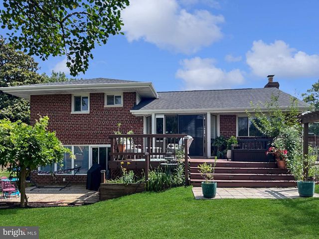 3804 LAKOTA RD, Alexandria, VA 22303