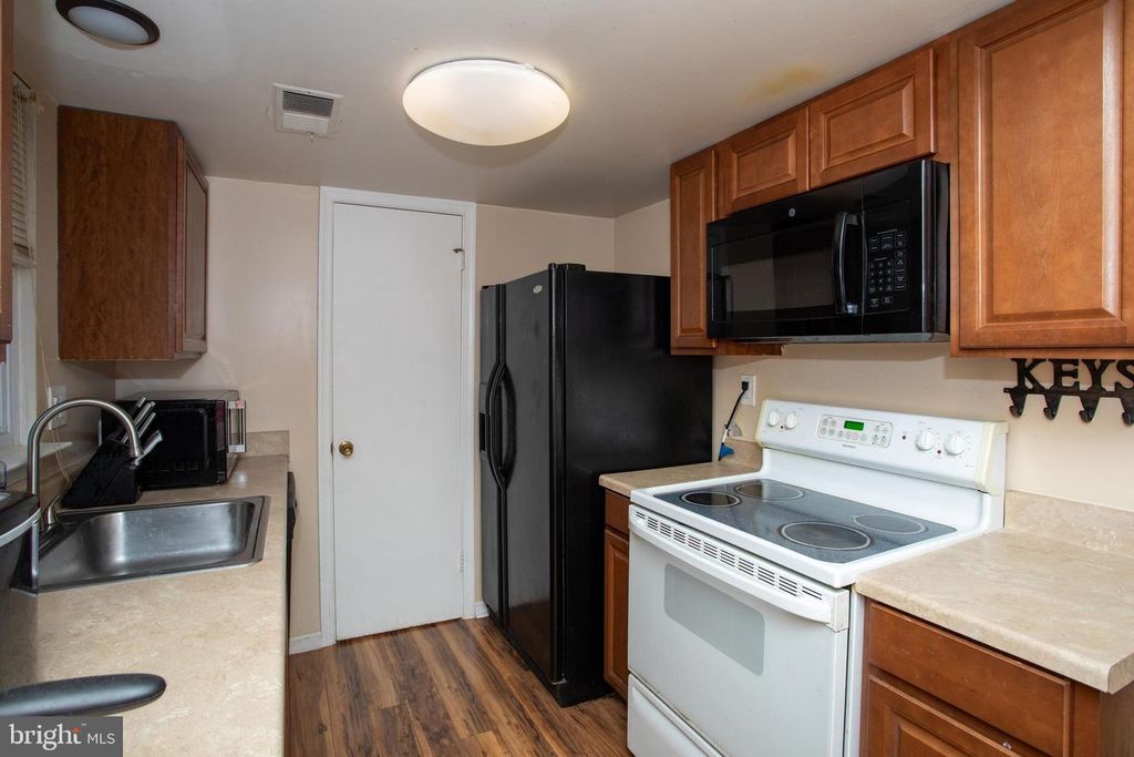 Image 6 of property listing at 773 HATFIELD CT, Waldorf, MD 20602