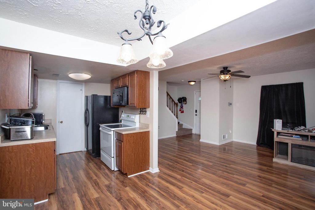 Image 8 of property listing at 773 HATFIELD CT, Waldorf, MD 20602