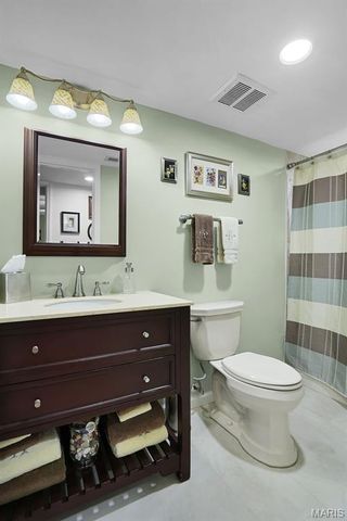 514 Coeur De Royale Drive 205, Creve Coeur, MO 63141