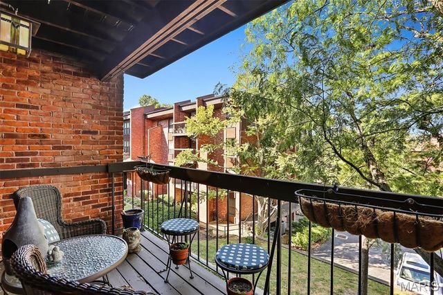 514 Coeur De Royale Drive 205, Creve Coeur, MO 63141