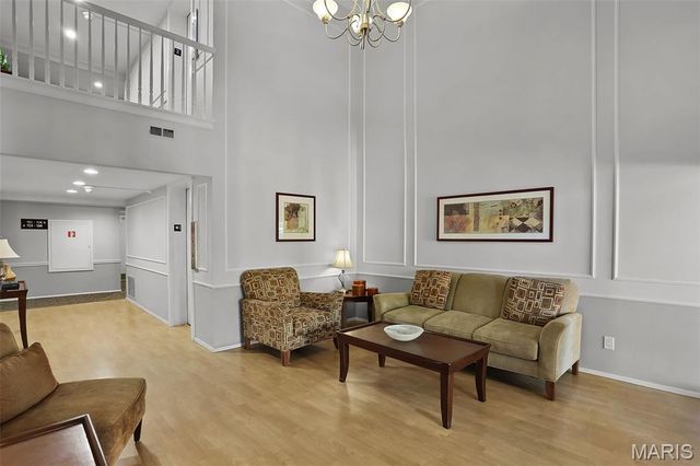 514 Coeur De Royale Drive 205, Creve Coeur, MO 63141