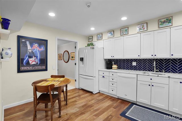 514 Coeur De Royale Drive 205, Creve Coeur, MO 63141