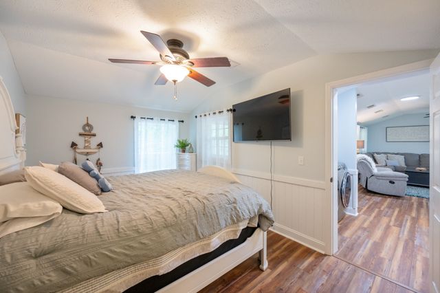 91 Creekside View Ln, Decaturville, TN 38329