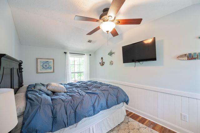 91 Creekside View Ln, Decaturville, TN 38329