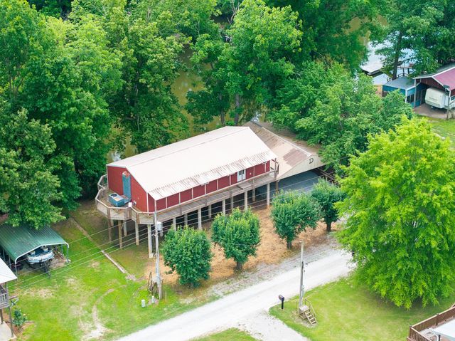91 Creekside View Ln, Decaturville, TN 38329