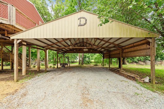 91 Creekside View Ln, Decaturville, TN 38329