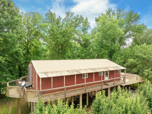 91 Creekside View Ln, Decaturville, TN 38329