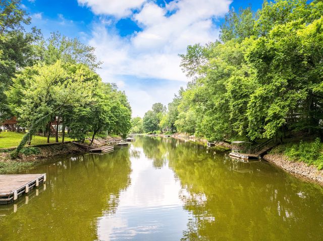 91 Creekside View Ln, Decaturville, TN 38329