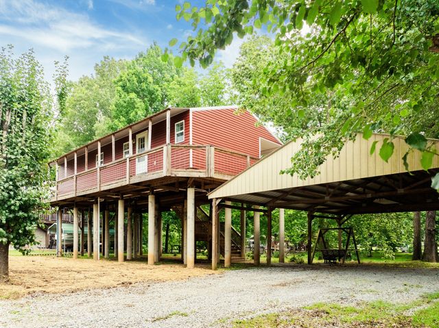 91 Creekside View Ln, Decaturville, TN 38329