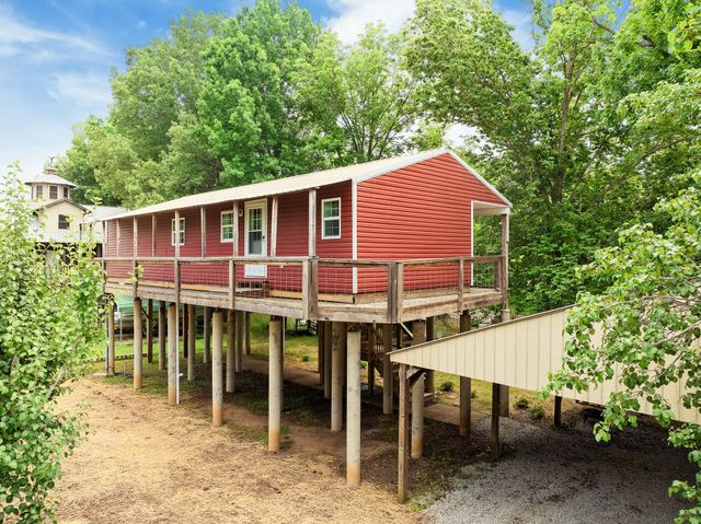 91 Creekside View Ln, Decaturville, TN 38329