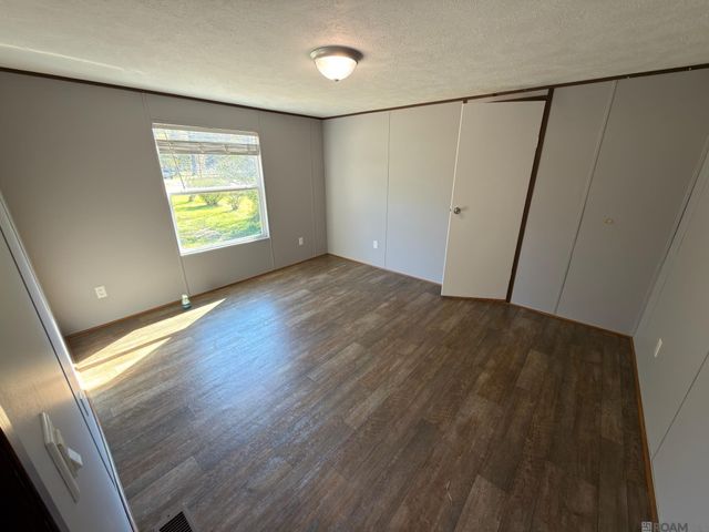 28405 Mcarthur Dr, Livingston, LA 70754